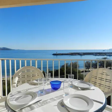 3 Pieces Sur Plage, 6 Couchages, Vue - Fr-1-251-914 Le Lavandou