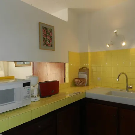 3 Pieces Sur Plage, 6 Couchages, Vue - Fr-1-251-914 * Le Lavandou