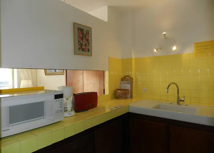 3 Pieces Sur Plage, 6 Couchages, Vue - Fr-1-251-914 * Le Lavandou