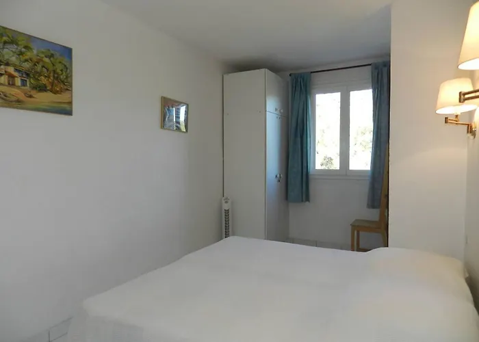 3 Pieces Sur Plage, 6 Couchages, Vue - Fr-1-251-914 * Le Lavandou