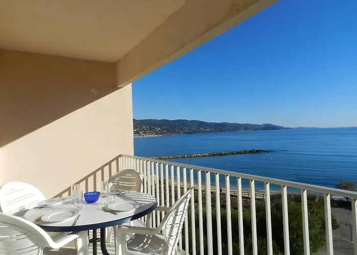 3 Pieces Sur Plage, 6 Couchages, Vue - Fr-1-251-914 Le Lavandou